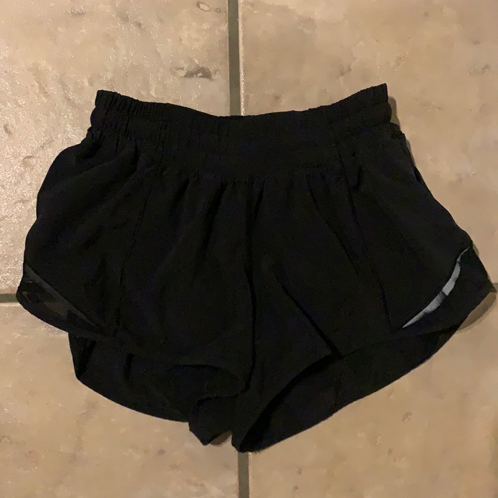 Lululemon hotty hot short 2.5”